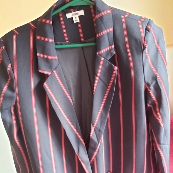 3/$50💕 Light wights jacket! - Picture 4 of 4